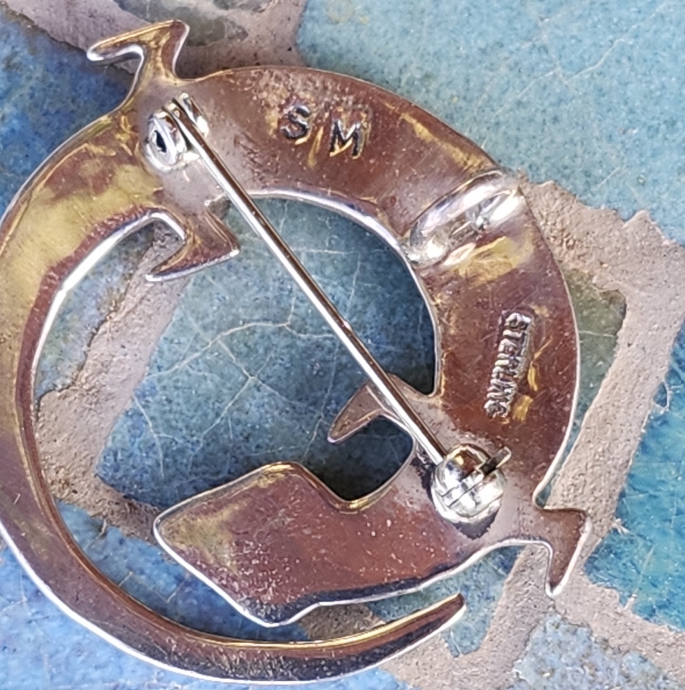 Sterling, inlaid Lizard SIGNED pin/pendant - Picture 7 of 16